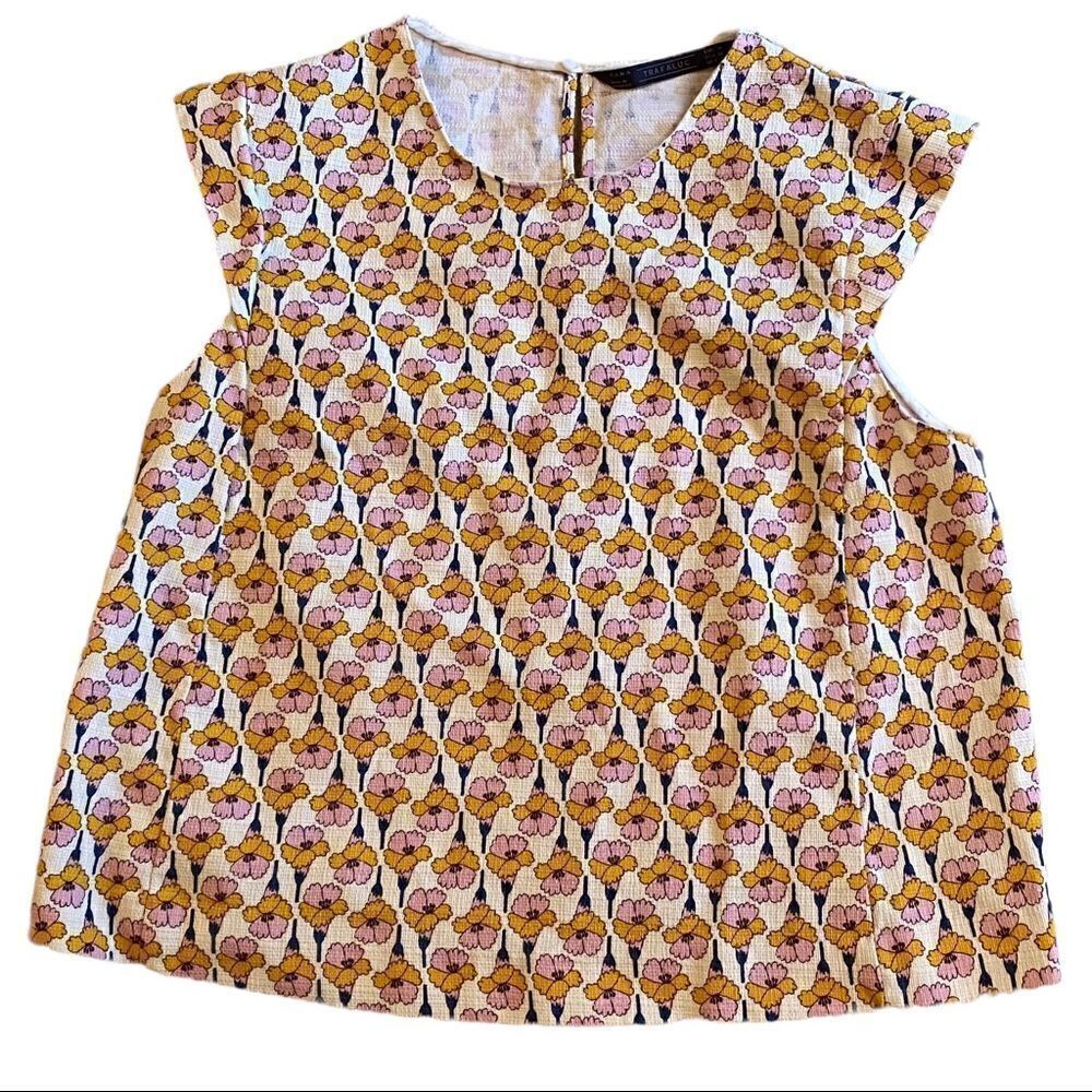 Preloved ZARA Trafaluc floral crop top